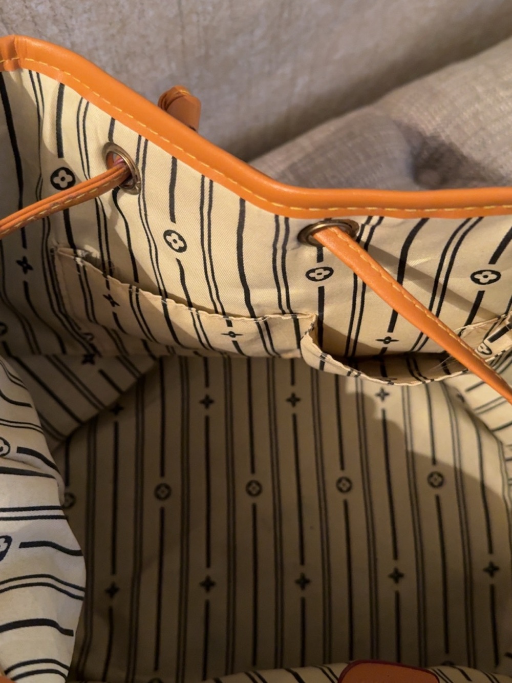 Checkered Fashion Inspired Bucket Bag - Picture 9 of 9